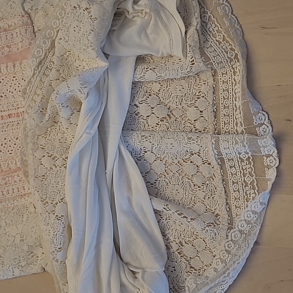 LIKE NEW Anthropologie One September White and Pink Sleeveless/Lace/Peplum Tank - Picture 6 of 11